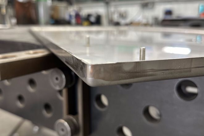 Schweißfreie Eckenbearbeitung: Kaltverformen anstatt schweißen und schleifen