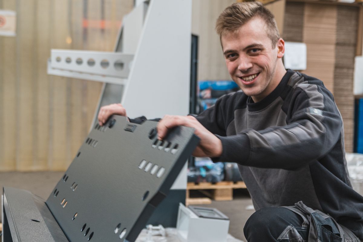 Montage & Logistik bei S&D Blech+