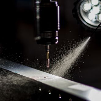 Zerspanung Bohrkopf und Gewindeschneider S&D Blech